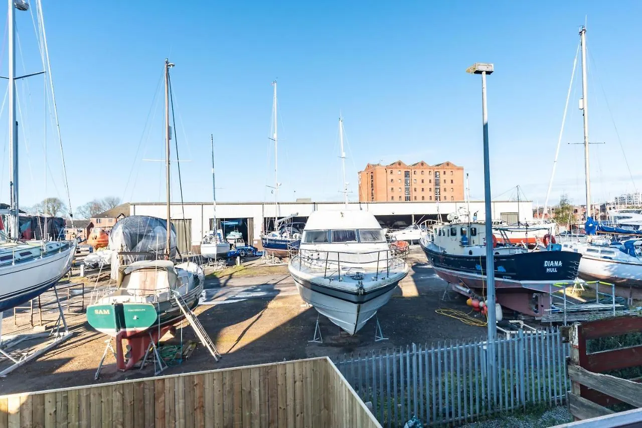 Holiday home Honey'S Hideaway Villa Kingston upon Hull